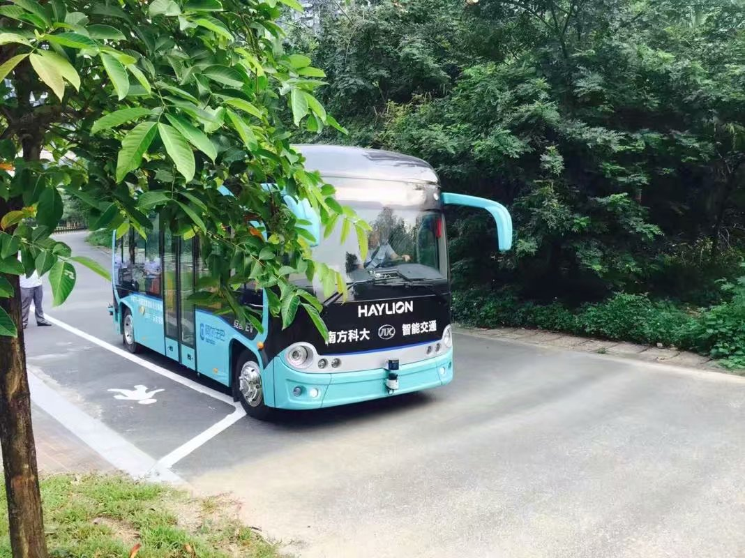 20170919无人驾驶校巴02